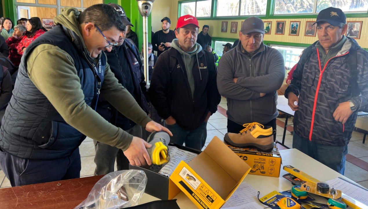 /entregan-equipos-de-proteccion-personal-a-trabajadores-y-trabajadoras-del