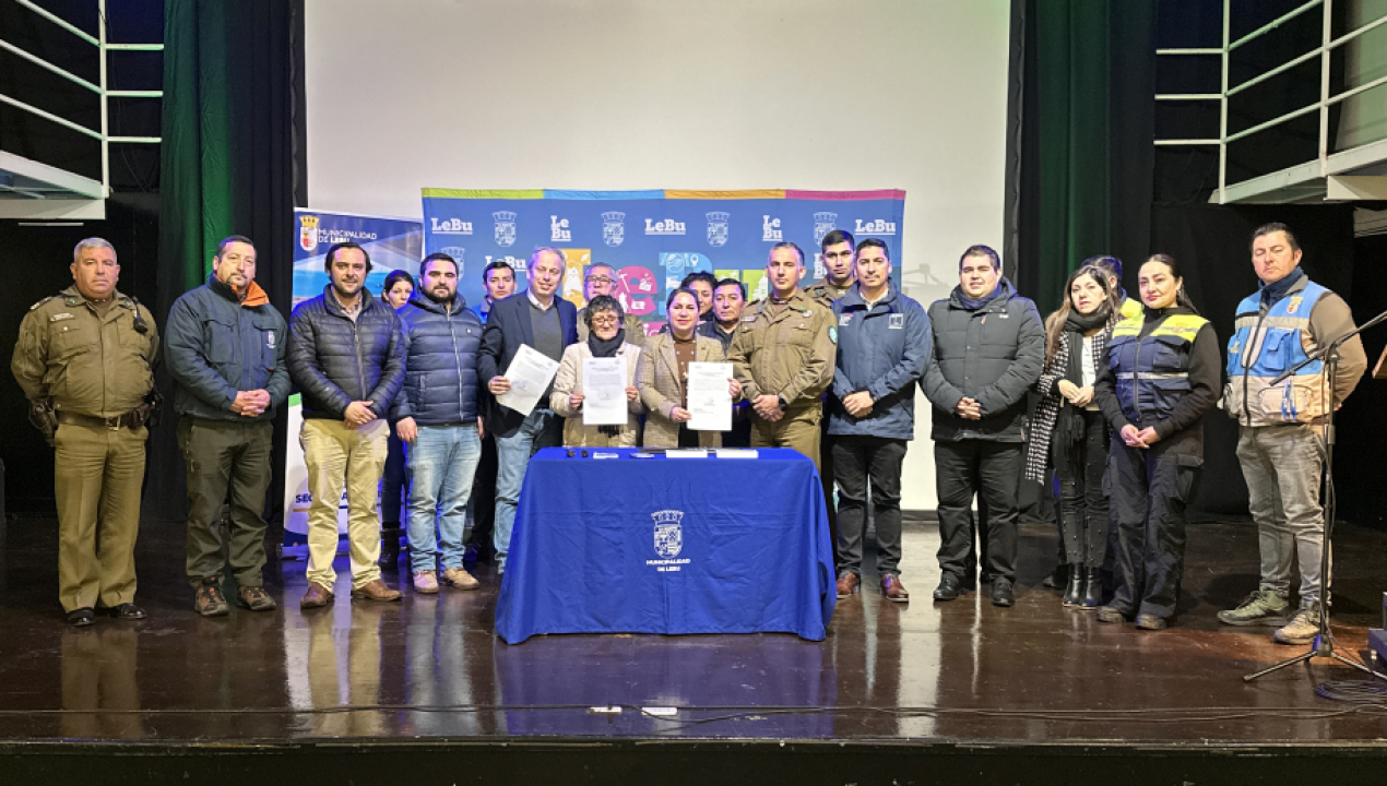 /municipalidad-de-lebu-y-asociacion-de-aseguradoras-firman-convenio-para