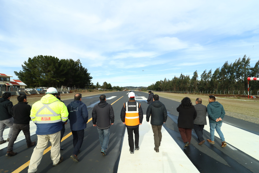 /mop-ejecuta-trabajos-para-fortalecer-aerodromos-de-tirua-y-lebu