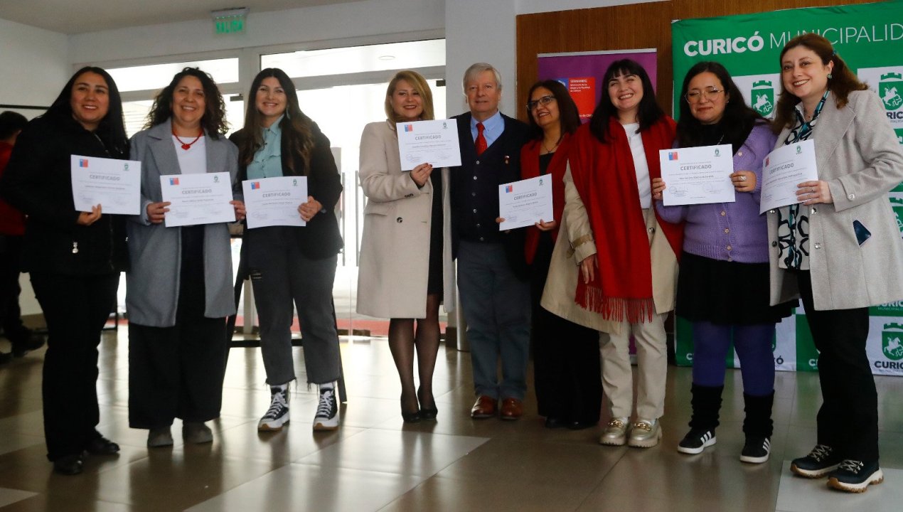 /curico-certifica-a-57-asesores-en-prevencion-de-violencia