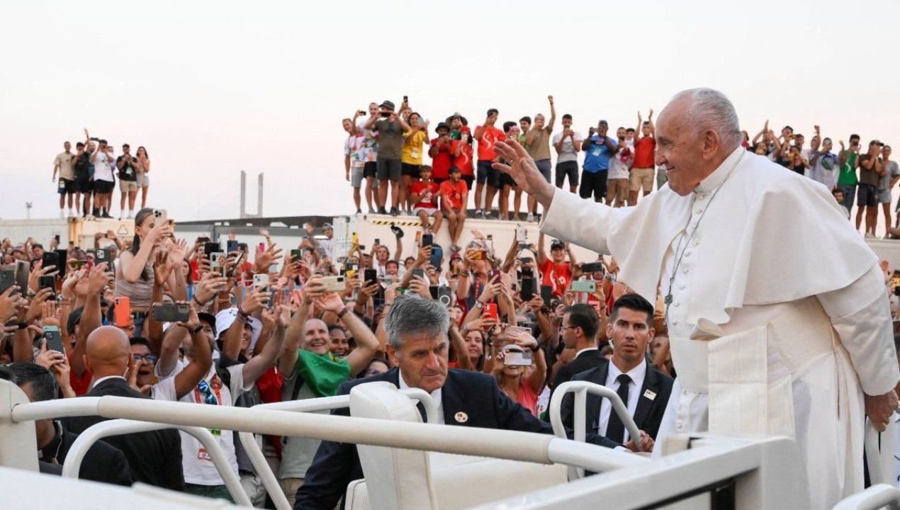 /internacional/religion/papa-francisco/papa-francisco-asegura-que-iglesia-catolica-esta-abierta-a-todos-tambien