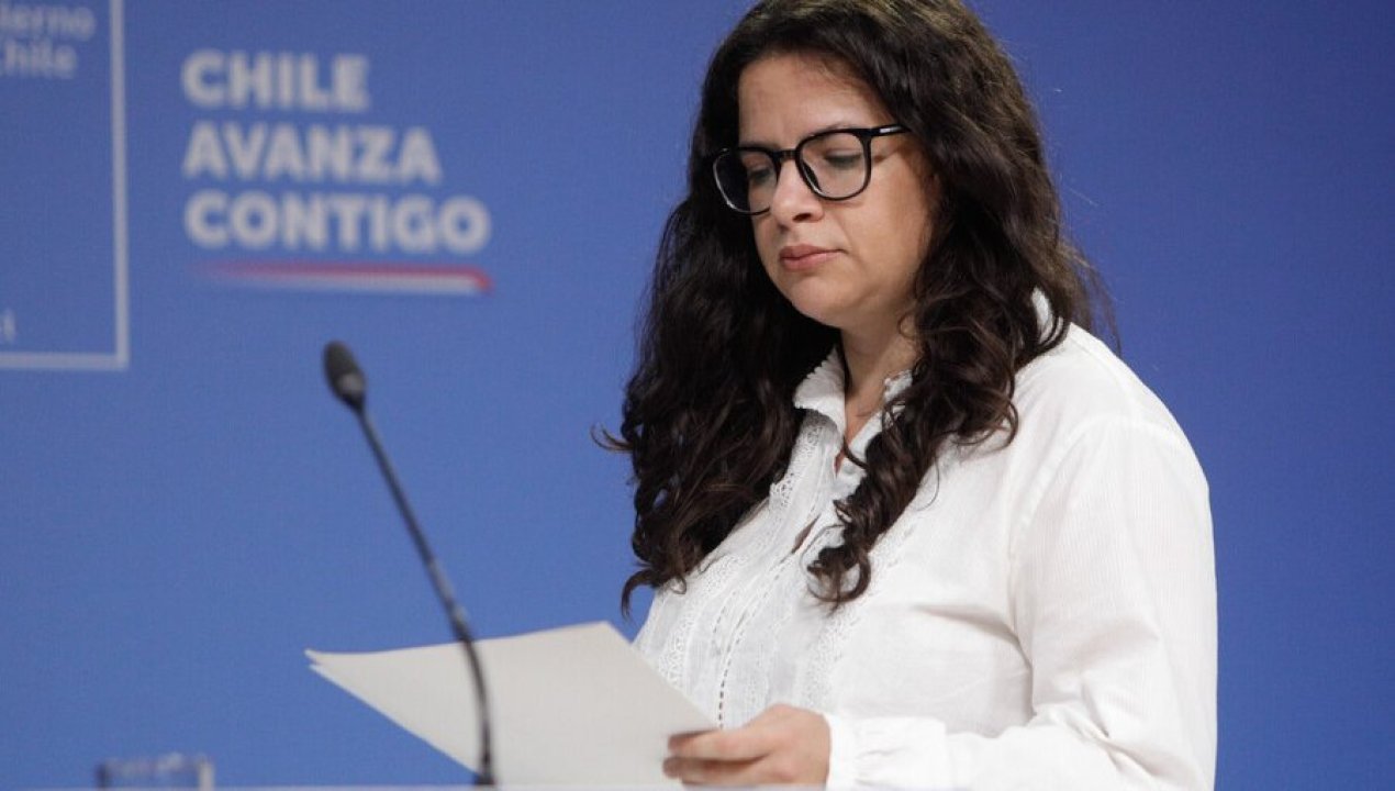 /regionales/region-del-biobio/tension-en-penco-por-reconstruccion-vecino-increpa-a-ministra-orellana-en