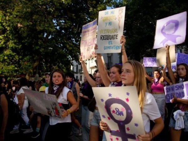 Conmemoración 8M: Pese a avances brechas continúan marcando la agenda