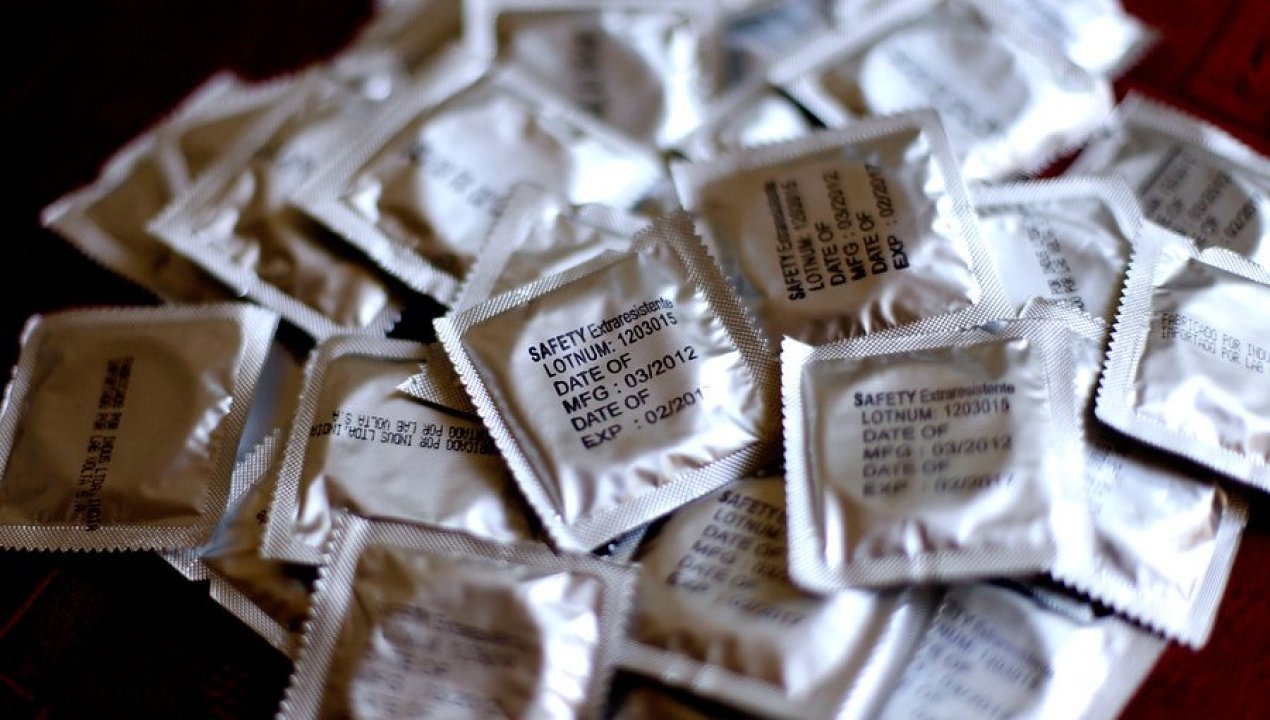 /actualidad/salud/sernac-llama-a-no-usar-15-marcas-de-preservativos-por-falta-de