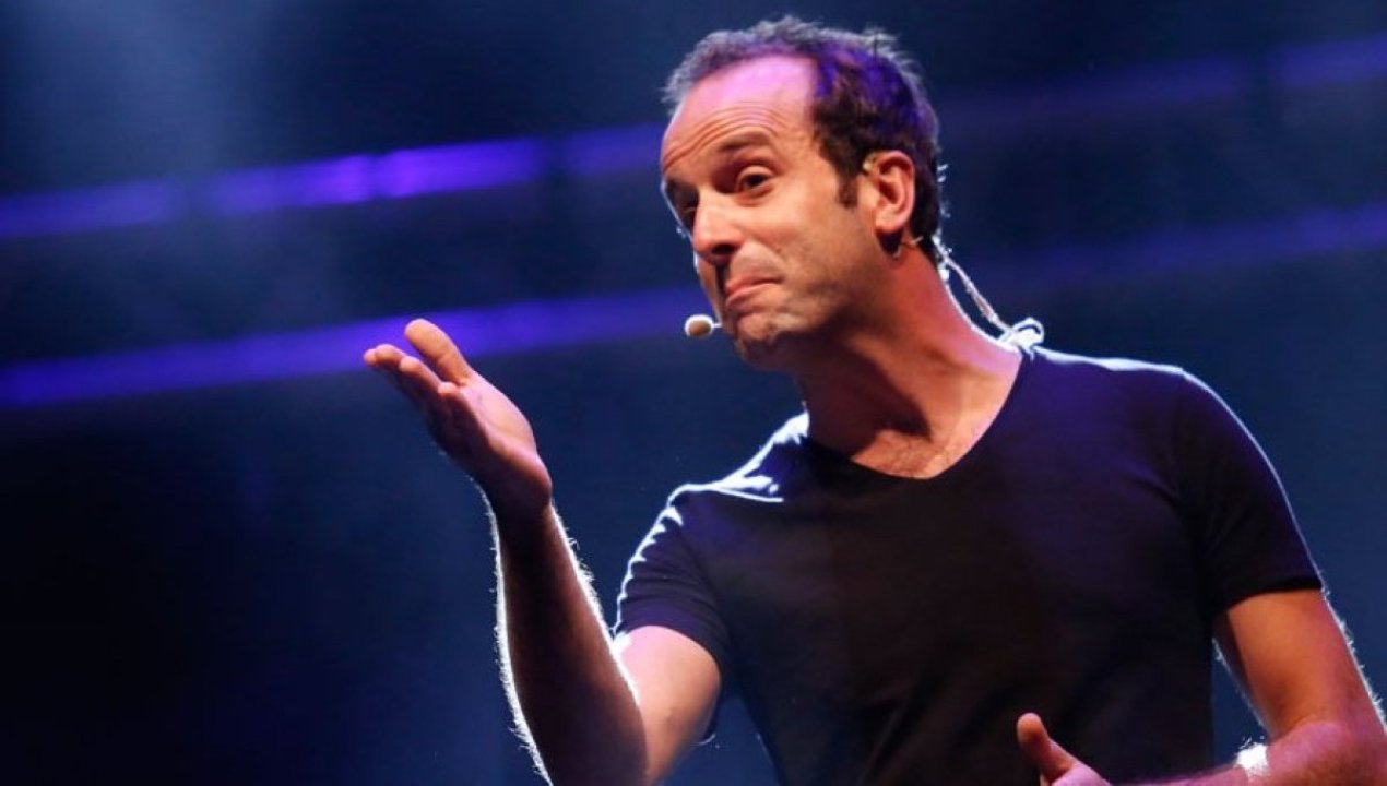 /stefan-kramer-arrasa-imitando-a-los-ocho-candidatos-presidenciales-en-redes