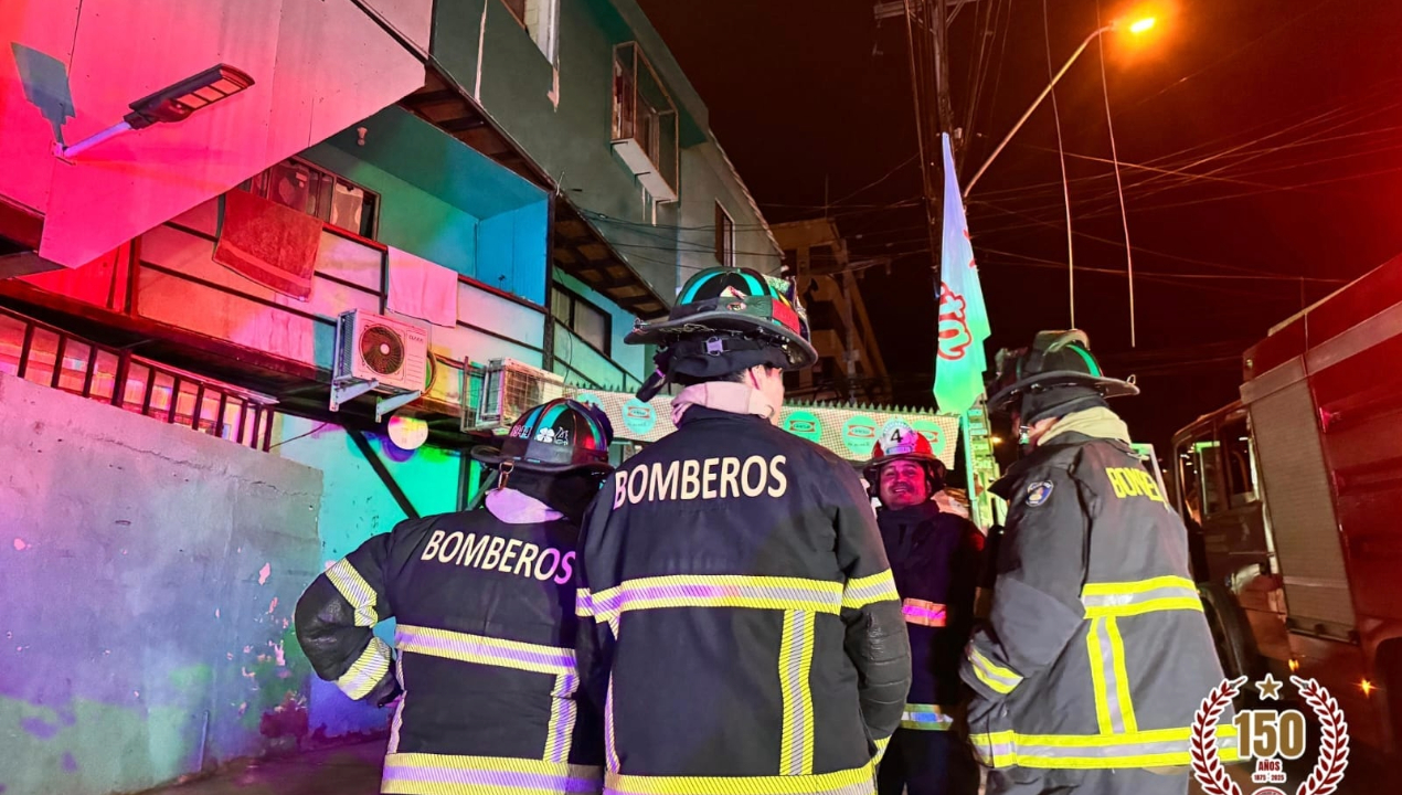 /amplio-operativo-de-emergencia-0por-incendio-en-campamento-san-martin-de