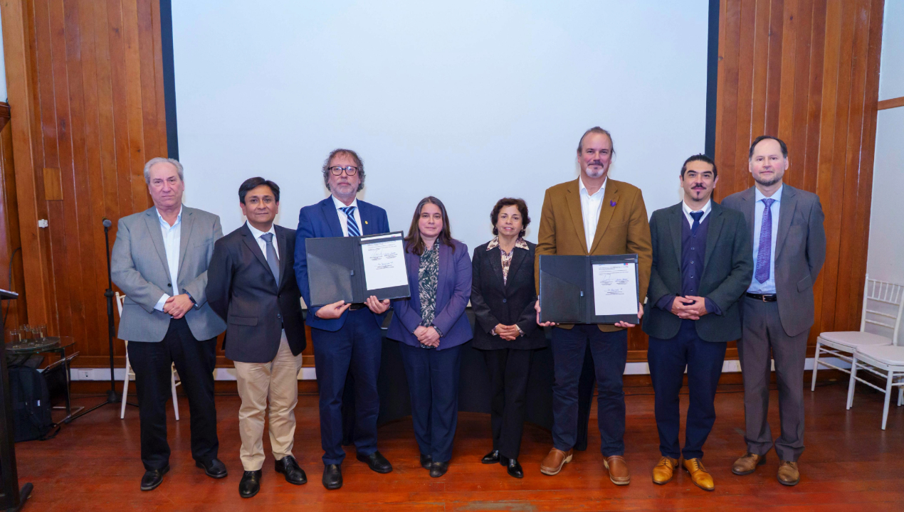 /en-antofagasta-se-firma-convenio-entre-el-instituto-de-tecnologias-limpias